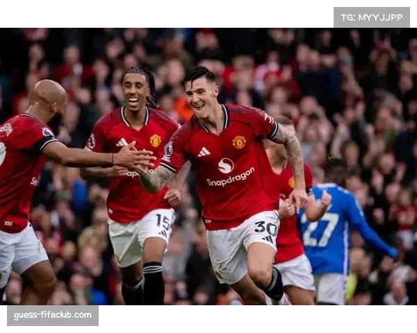 曼联新援谢什科适应三中卫体系 渐成前场支点